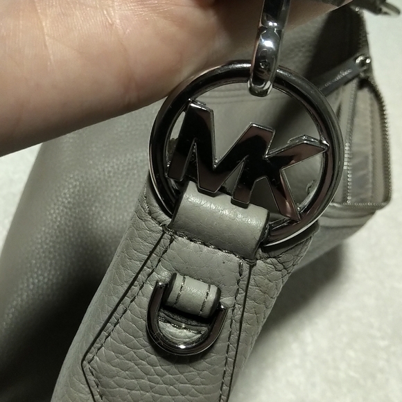 Authentic Michael Kors Purse - Picture 2 of 6